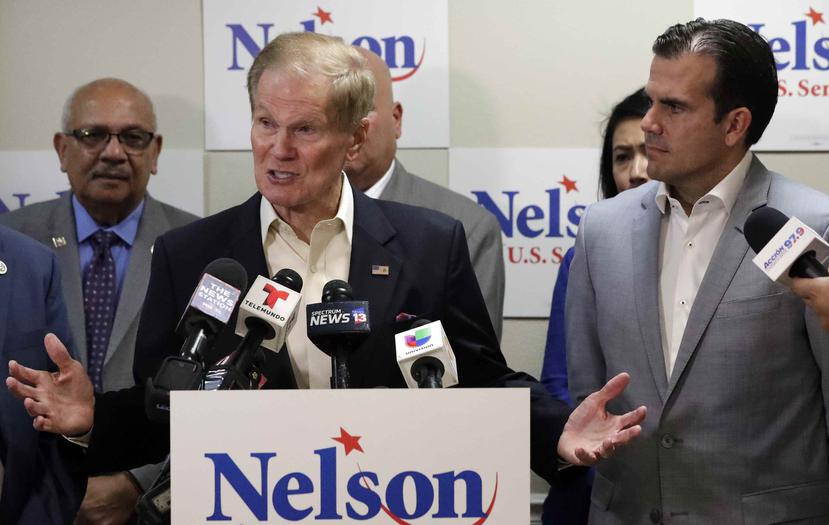 El senador Bill Nelson acompañado del gobernador Ricardo Rosselló.