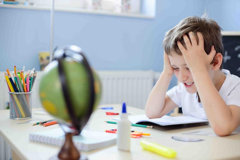 Tal vez hayas notado en el niño que regresar a su rutina diaria, incluyendo cumplir con sus deberes escolares, es un  proceso de adaptación que puede convertirse en una tarea difícil.