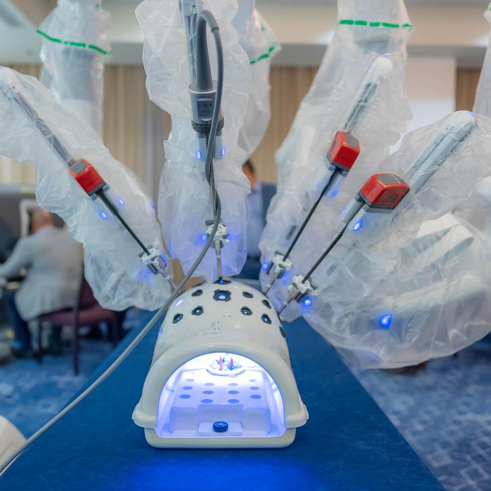 La máquina da Vinci Xi fue presentada recientemente en la isla en el da Vinci Surgical System Mobile Event.