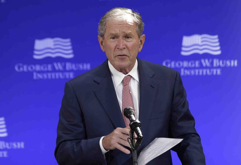 Bush se convirtió en 2008 en el primer presidente en el cargo que visitaba los Emiratos Árabes Unidos. (AP)