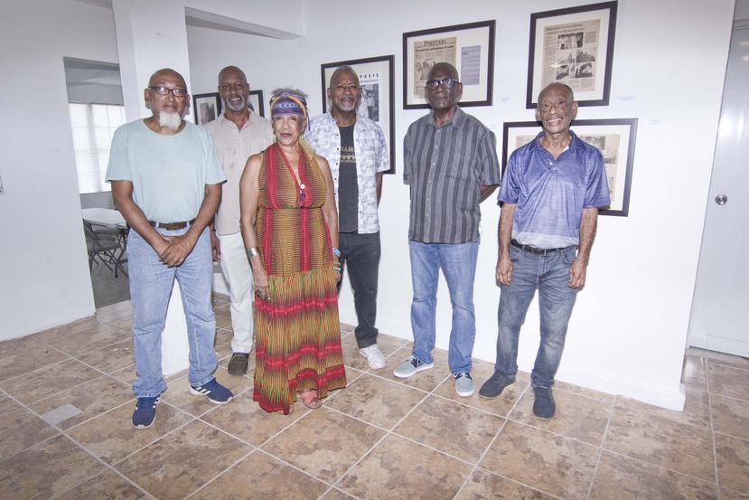 Los artistas Edwin Velázquez (organizador y curador), Awilda Sterling Duprey, Gadiel Rivera, Daniel Lind Ramos, Ramón Bulerín y Jesús Cardona son seis de los ocho miembros originales de la exhibición "Paréntesis: Ocho artistas negros contemporáneos", que se llevó a cabo en 1996.