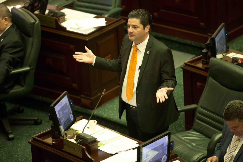 El representante popular Ángel Matos rechazó que se hubiera comprometido a votarle a favor a la pieza legislativa. (Archivo / GFR Media)