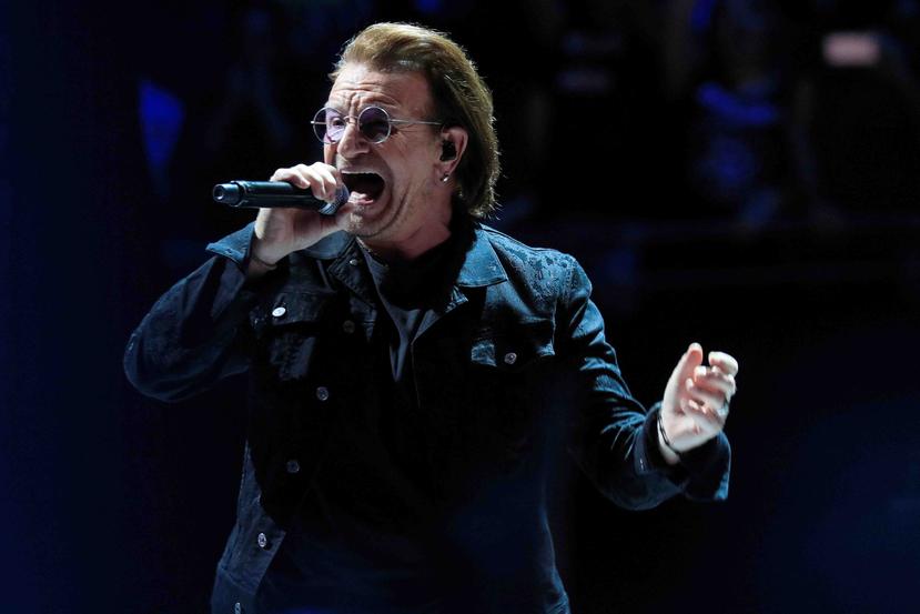 Bono es el primer artista de fama internacional en escribir una canción inspirada en el efecto en la gente de las medidas para reducir los contagios del COVID-19. (Archivo / EFE)