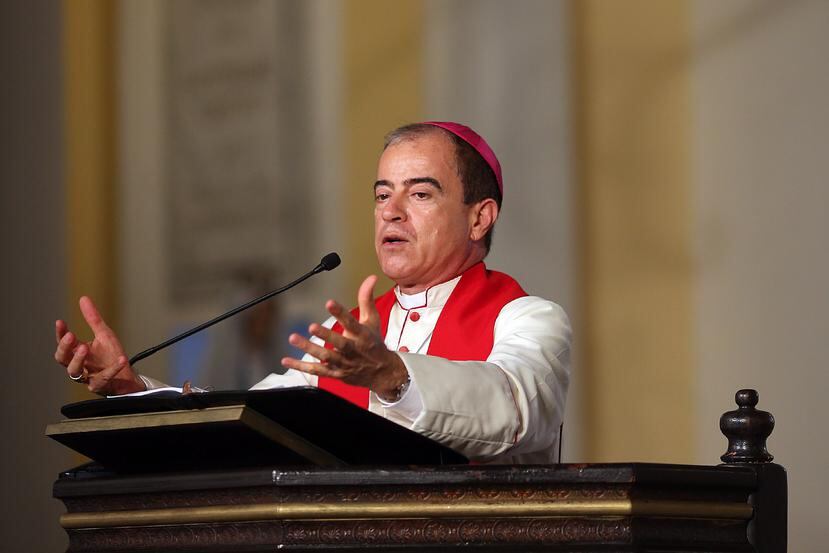 Roberto González Nieves durante una misa. (GFR Media)