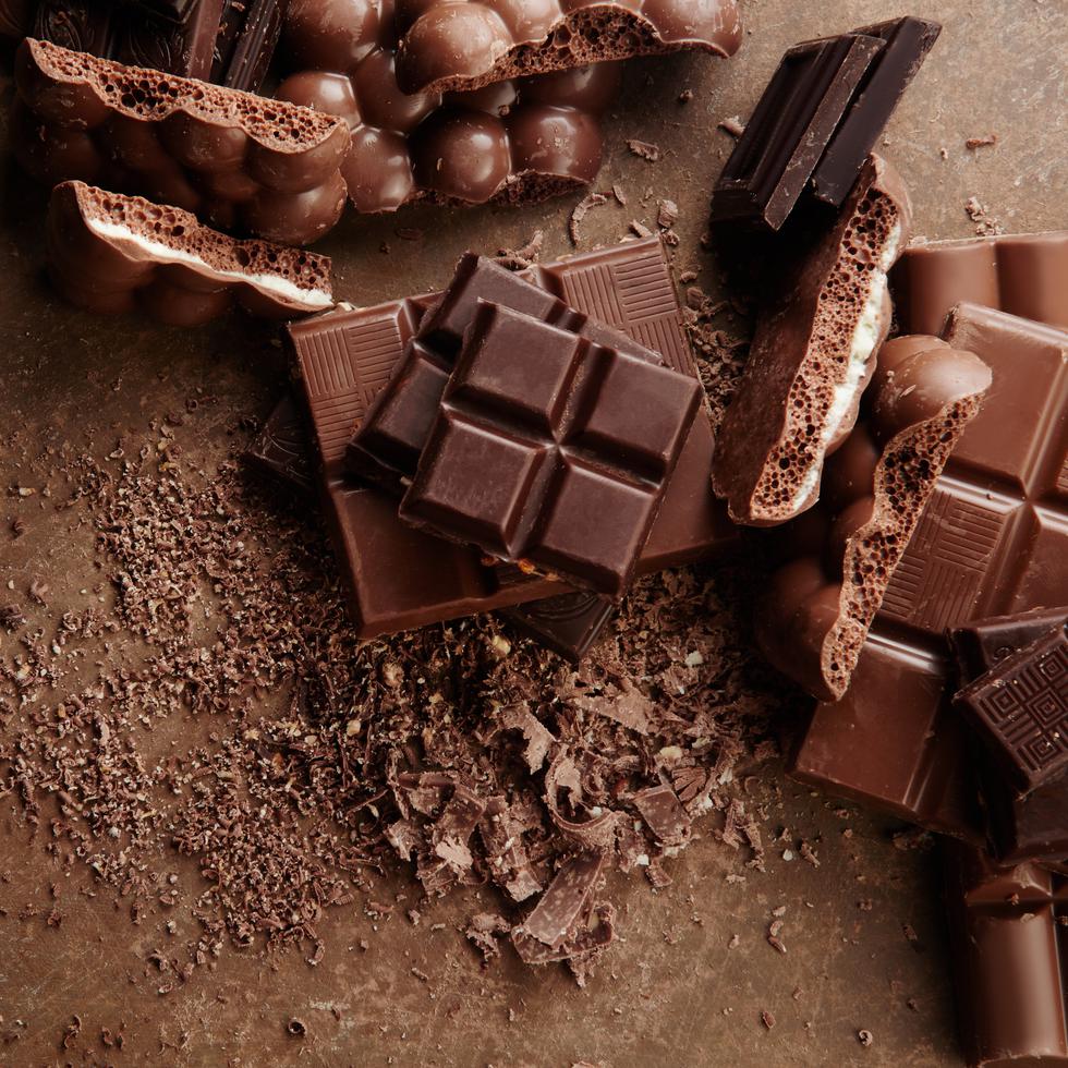El chocolate negro, con mayor concentración de cacao, es el que más se recomienda por sus beneficios a la salud. (Shutterstock)