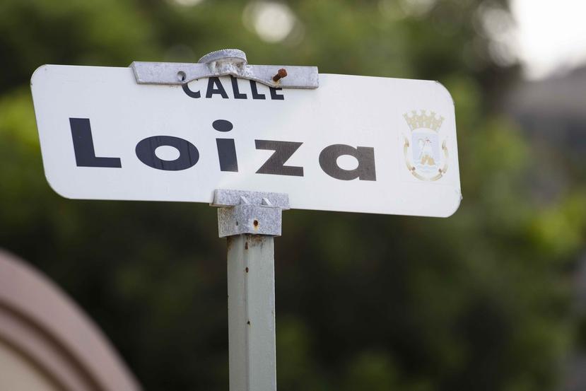 El tramo de calle Loíza se mantiene cerrado como parte de la investigación de la Policía. (GFR Media)