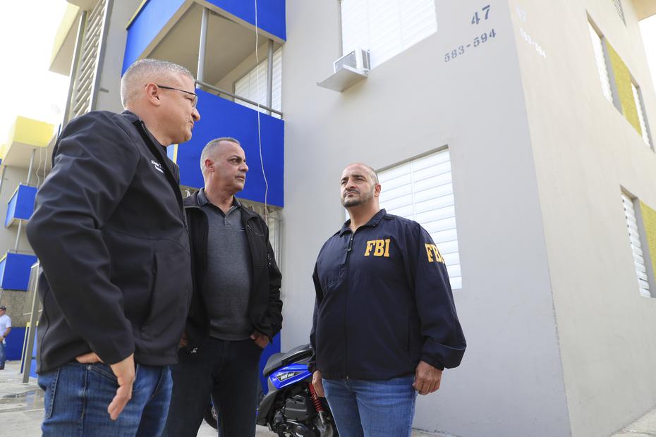The Federal Bureau of Investigation (FBI), the National Security Agency (HSI-ICE), the Puerto Rico Police and the San Juan Metropolitan Police arrived at the scene.