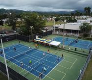 Según la Asociación de Pickleball en Puerto Rico, este deporte se practica en pueblos como Dorado, Arecibo, Camuy, Quebradillas, Isabela, Caguas, Gurabo, Guaynabo, Bayamón, Cabo Rojo, Lajas y Añasco, entre otros.