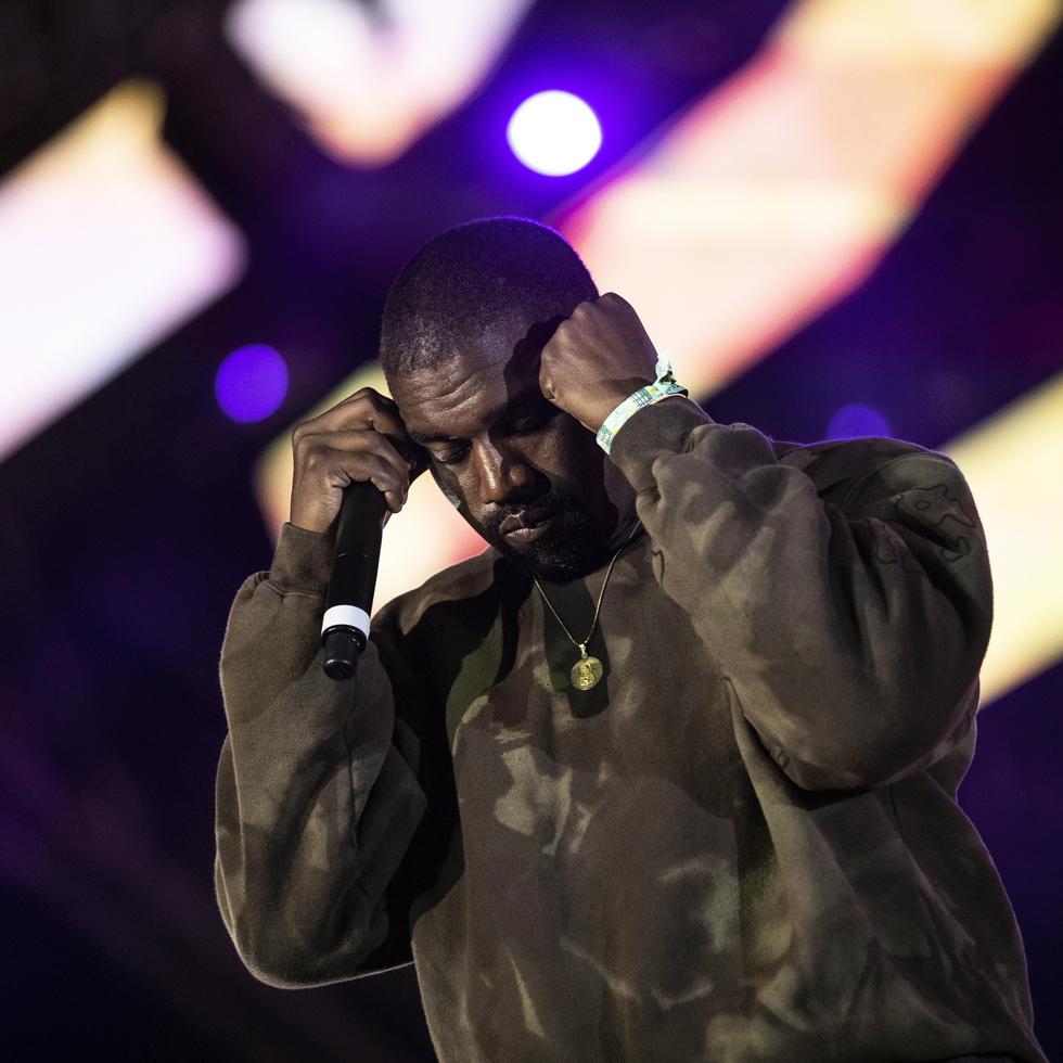 Imagen de archivo del rapero estadounidense Kanye West. EFE/EPA/ETIENNE LAURENT
