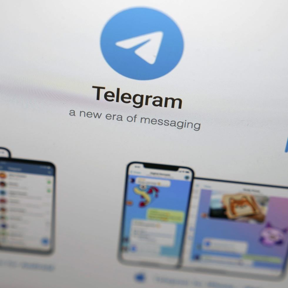 El sitio web de la aplicación de mensajería Telegram se ve en la pantalla de una computadora portátil en Múnich, Alemania.