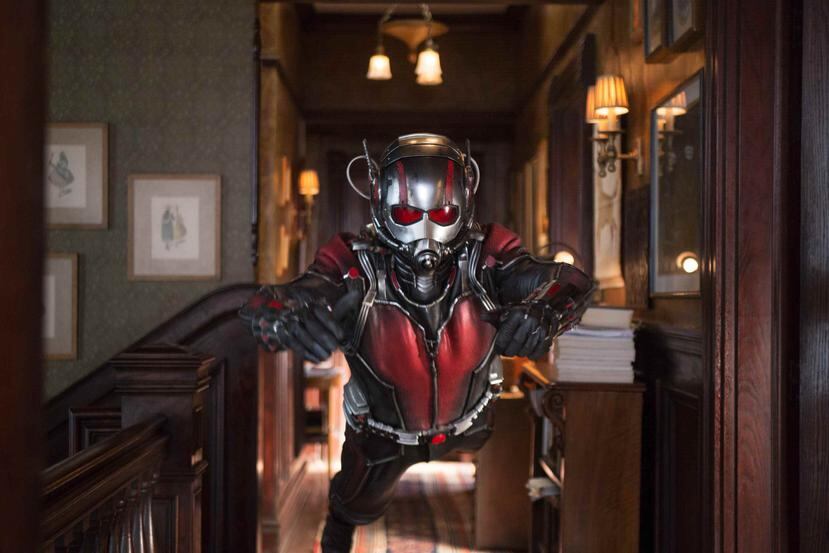 El bondadoso ladrón Scott Lang (Paul Rudd) se reclutado para utilizar el traje del "Ant-Man" que le permite reducir su tamaño y hablar con hormigas. (AP)