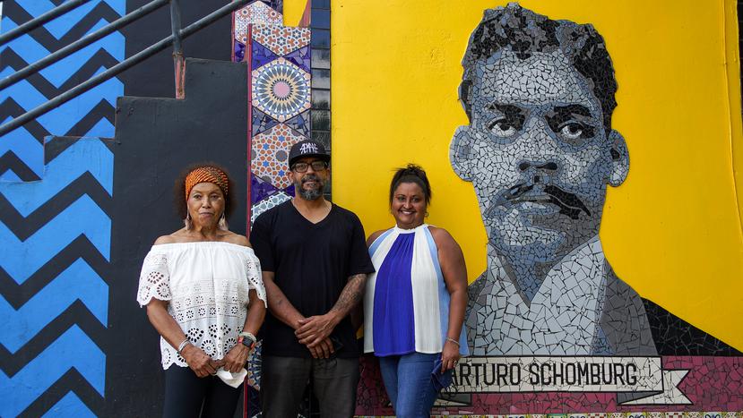 Las creadores del Corredor Afro, la doctora Marta Moreno Vega y Maricruz Rivera Clemente, junto al artista Celso González, quien ha sido estrecho colaborador del proyecto.