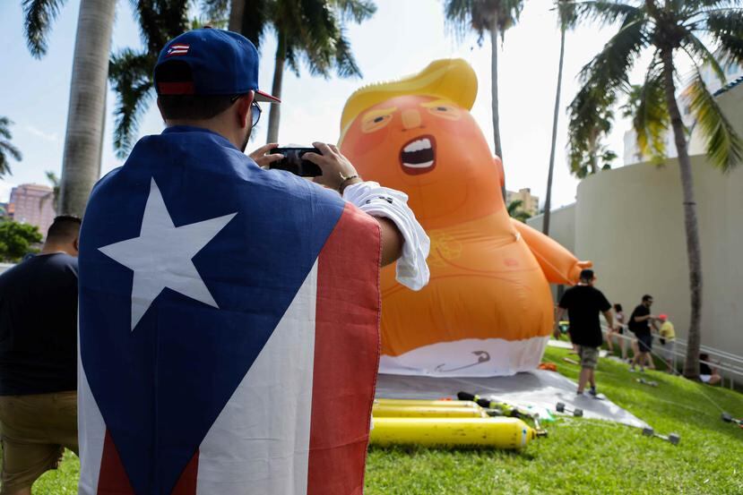 El globo gigante de bebé Trump fue uno de los atractivos de la actividad.