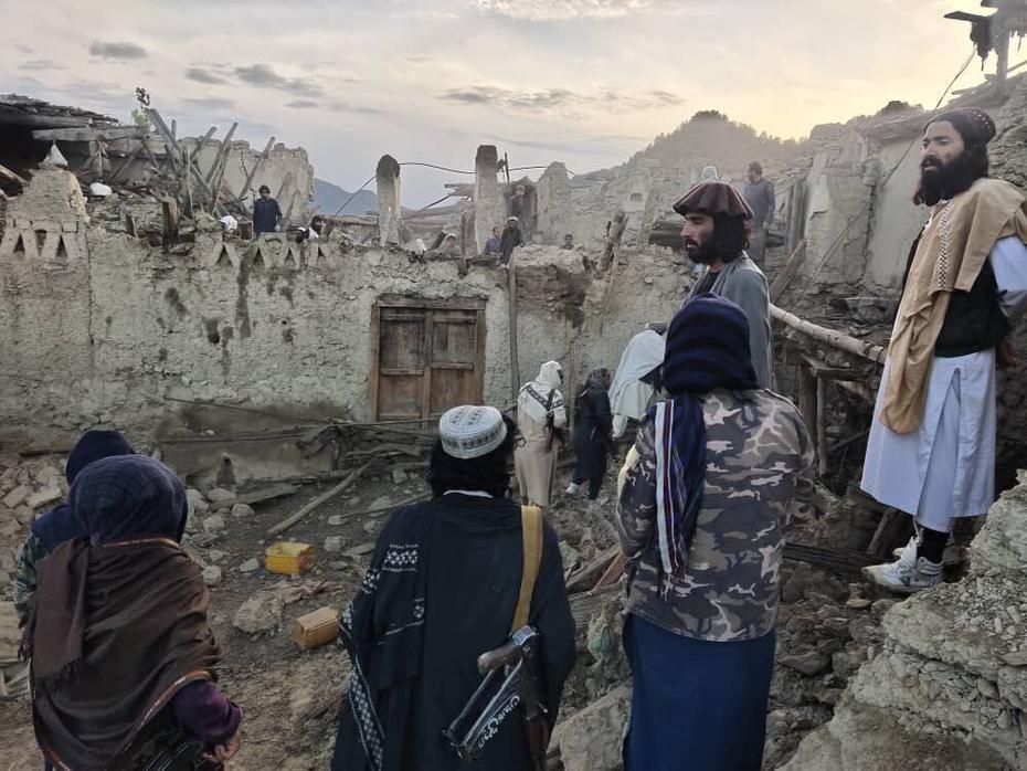 Las imágenes muestran una gran destrucción en un área montañosa de Afganistán.