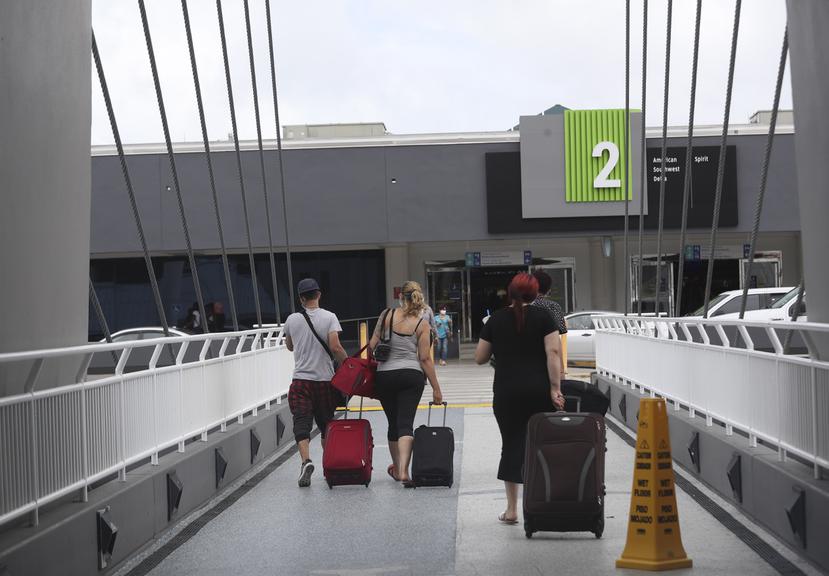En octubre pasado, por el aeropuerto internacional Luis Muñoz Marín pasaron 88,103 pasajeros más que en septiembre. Se trató de un incremento de 29.6% en un mes.