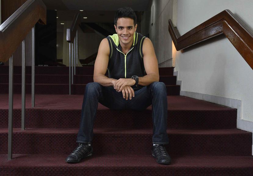 En 2012, Rivera fue seleccionado para participar como cantante principal en el espectáculo “Q’Viva the Chosen”. (GFR Media)
