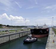 De acuerdo con los datos del Instituto Nacional de Estadística y Censo (INEC) de Panamá, los ingresos totales por peaje del Canal de Panamá entre enero y abril pasado subieron un 5.6% en comparación del mismo lapso de 2019. (AP / Arnulfo Franco)