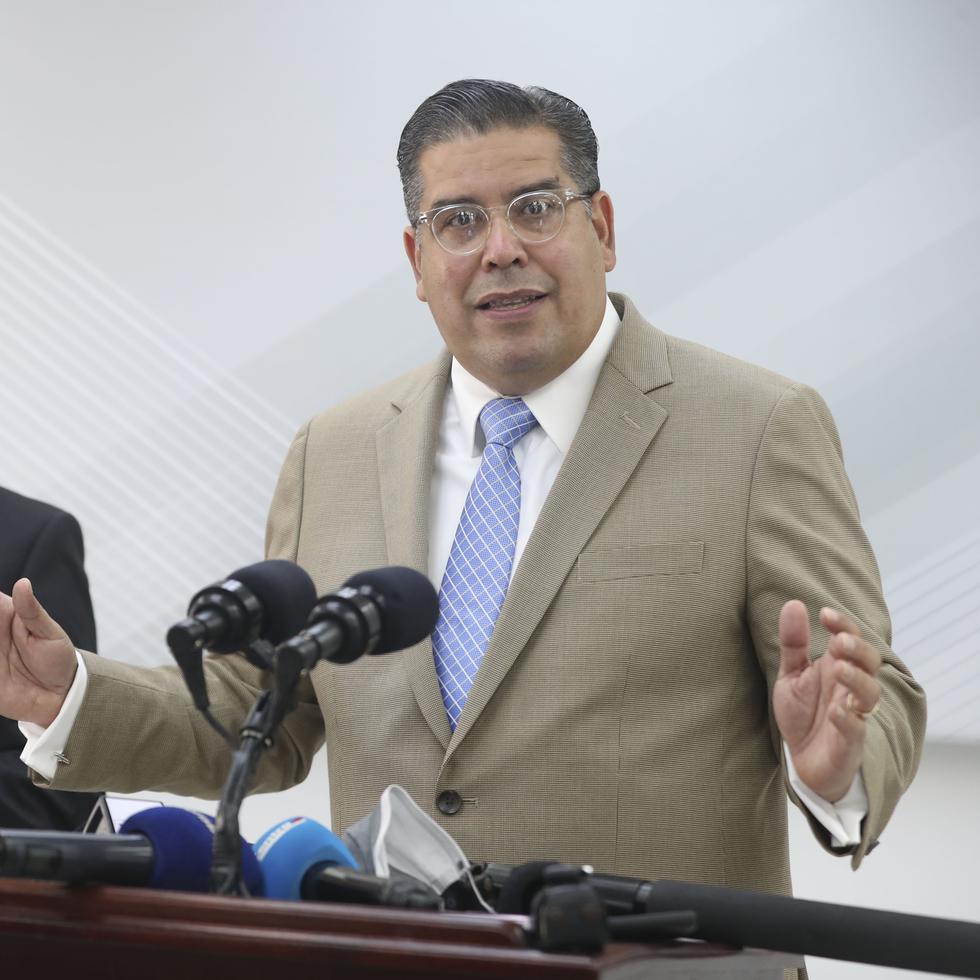 El presidente de la Cámara Rafael "Tatito" Hernández (centro) procuró la derrota de los nombramientos de  Larry Seilhamer y  de Manuel Torres Nieves como secretario de Estado y contralor de Puerto Rico, respectivamente.
