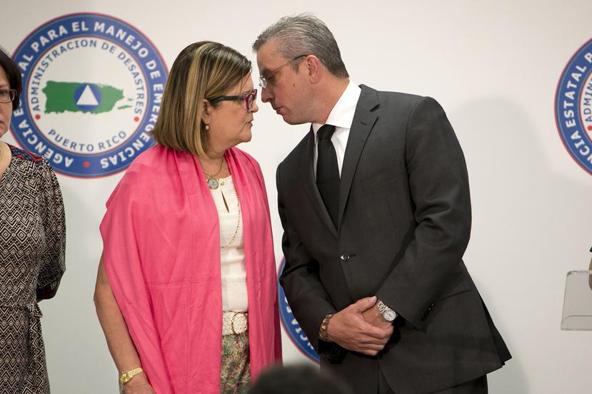 El gobernador Alejandro García Padilla y la secretaria de Salud, Ana Ríus, sugieren a la población a reforzar sus esfuerzos contra el zika.