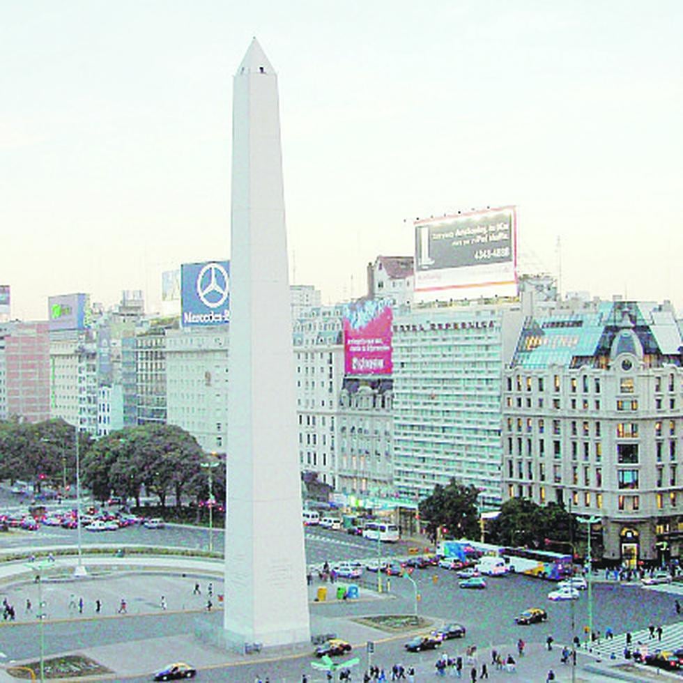 Este año Argentina busca recuperar los niveles de 2019 en turismo internacional. En la foto, el icónico Obelisco de Buenos Aires, monumento histórico nacional muy visitado por los turistas.