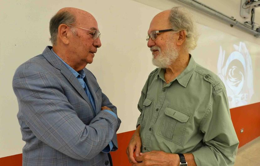 Luis J. Cruz, Director del Festival, y Jacobo Morales, Director de cine, en una conferencia de prensa en la Fundación Banco Popular para presentar el festival que se llevara a cabo en el Museo de Arte de Ponce.