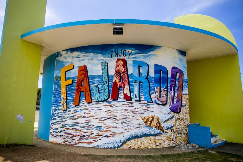 "Selfies spots" en el pueblo de Fajardo. 
En la foto: Mural de Fajardo en el Parque de las Croabas
Xavier Garcia / Fotoperiodista