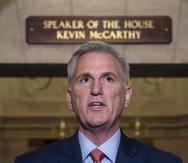 El presidente de la Cámara de Representantes, el republicano Kevin McCarthy, habla en el Capitolio, Washington, 12 de setiembre de 2023. (AP Foto/J. Scott Applewhite)