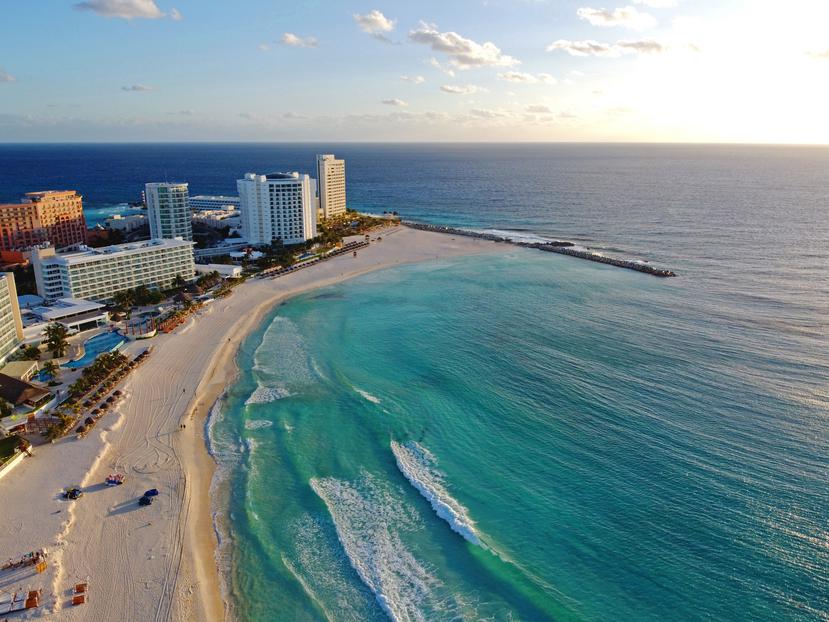 Vista aérea de la playa donde está el hotel Hyatt Ziva, en Cancún, México.