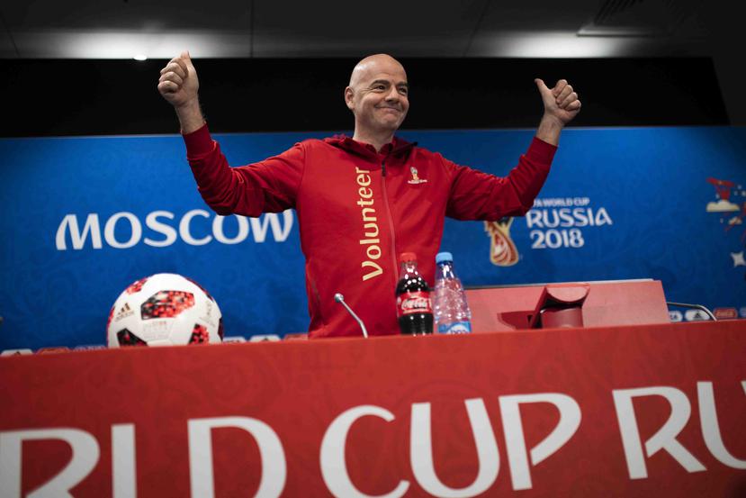 El presidente de la FIFA Gianni Infantino llega a una conferencia de prensa en Moscú, el viernes 13 de julio de 2018 (AP/Francisco Seco)