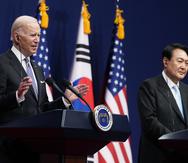 Los presidentes de Estados Unidos Joe Biden (izquierda) y de Corea del Sur, Yoon Suk-yeol, durante una conferencia de prensa en Seúl.