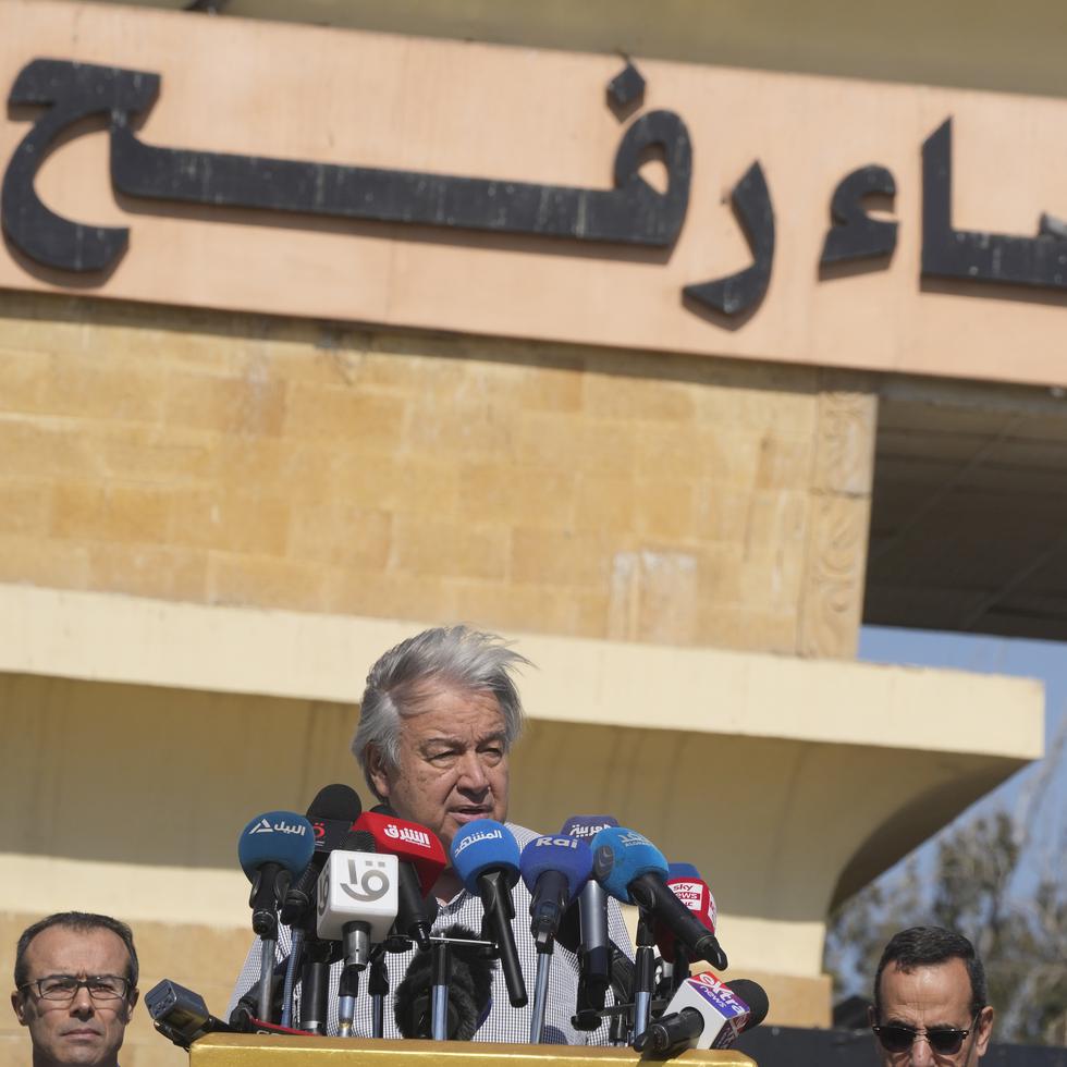 El secretario general de la ONU, Antonio Guterres, hizo una visita al cruce de Rafah en la frontera entre Gaza y Egipto