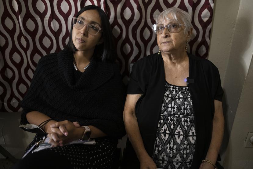 Alba Mercado Rosado, junto a su madre Iris Rosado Almodóvar, familiares de Luis Ángel Rosado Almodóvar, fallecido el pasado 28 de septiembre, relataron el impacto que la falta de energía eléctrica tuvo en la salud del hombre.