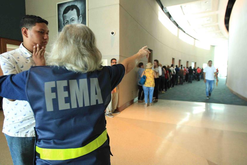 Feria de empleos de FEMA en el Complejo Ferial de Ponce para solicitar puestos temporeros creados por la agencia federal tras el paso del huracán María por Puerto Rico.