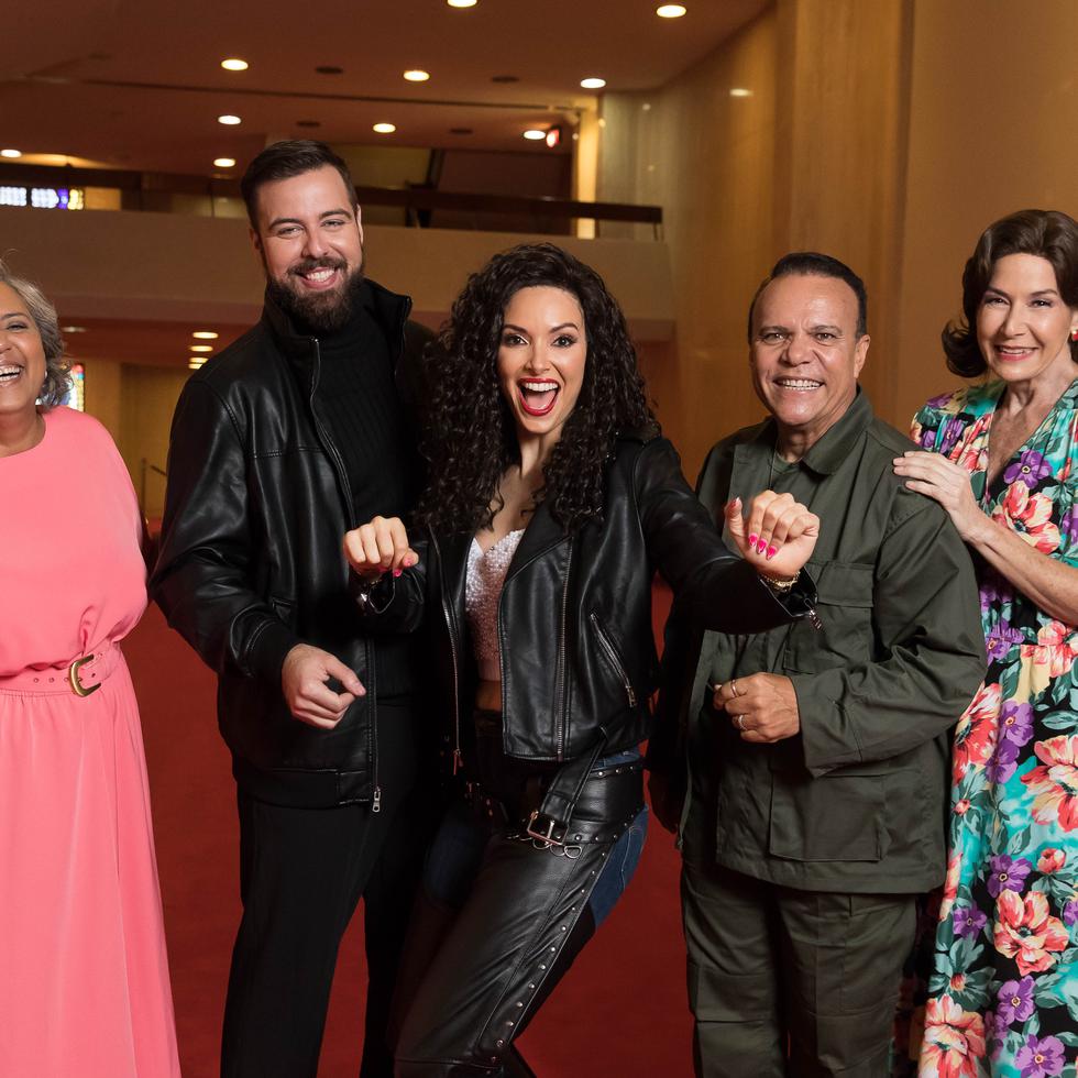 El elenco principal del musical "On Your Feet!" esta compuesto por, de izquierda a derecha, Aidita Encarnación, Eddie Noel Rodríguez, Denise Quiñones, Alex D’Castro y Marian Pabón.