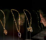 La colección exhibe joyas que pertenecieron o fueron usadas por actrices legendarias de Hollywood. (AP)