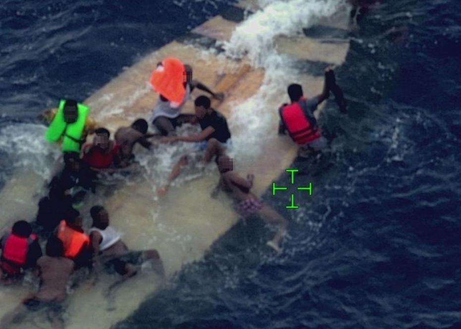 Hasta el sábado, 11 mujeres habían fallecido tras el naufragio y 38 personas habían sido rescatadas.