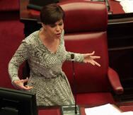 La senadora del PIP, María de Lourdes Ssntiago, fustigó la posición de la Junta.