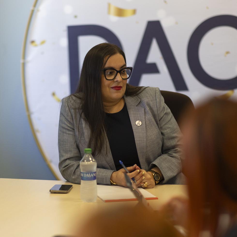 La secretaria interina del DACO, Lisoannette González Ruiz, informó que la agencia cuenta con 158 empleados cuando hace una década eran 500 empleados.
