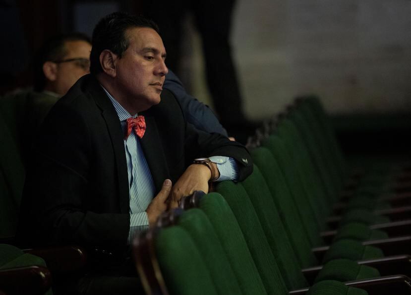 El presidente de la Asociación de Alcaldes, José “Joe” Román, presentó la  propuesta de los ejecutivos municipales populares a la gobernadora Wanda Vázquez Garced. (GFR Media)