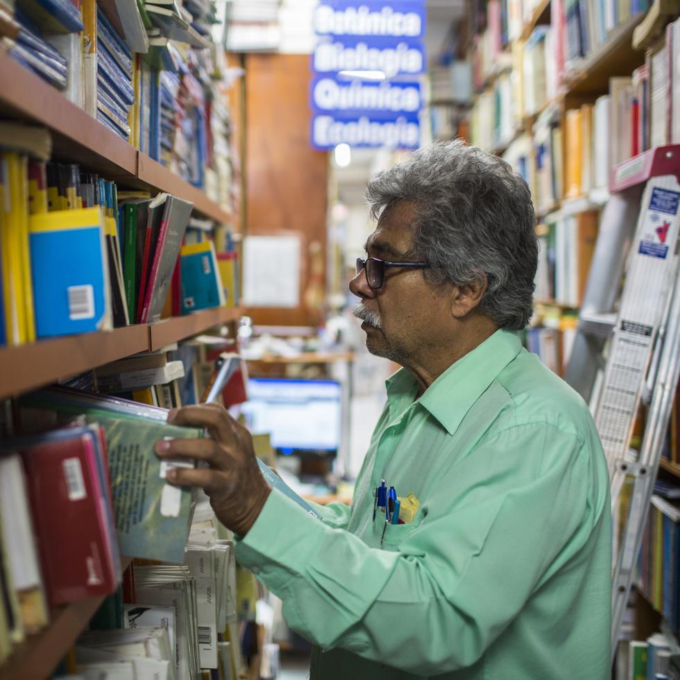 Foto de archivo de Norberto Gonzalez en su librería en la avenida Ponce de León en el casco urbano de Río Piedras.
Foto: Dennis M. Rivera Pichardo