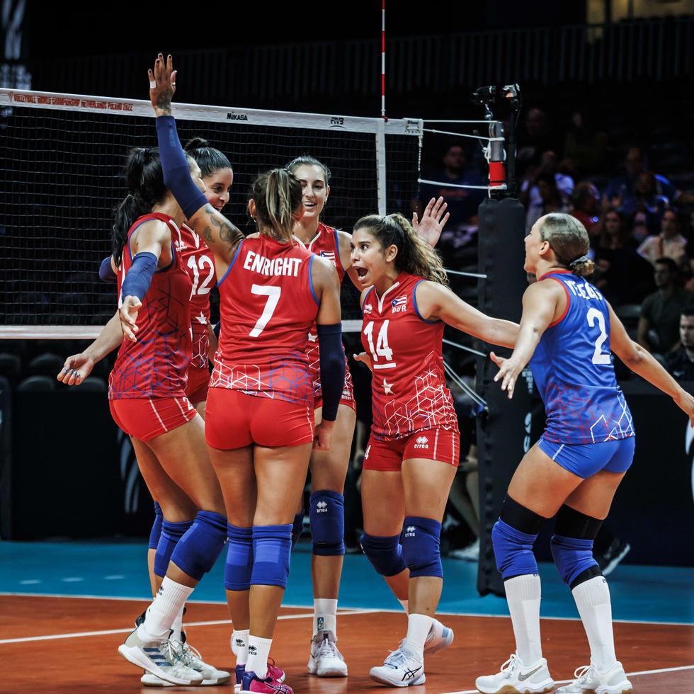 Las jugadoras de Puerto Rico celebran un punto durante su partido ante Bélgica en el Campeonato Mundial 2022 que se disputa en Holanda.