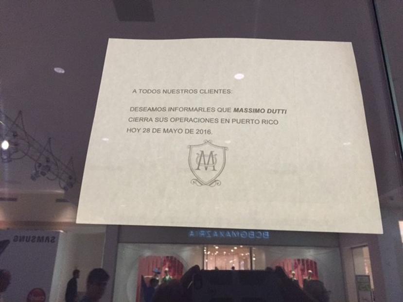 La tienda Massimo Duti cerró sus puertas repentinamente.