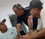 El secretario del DDEC, Manuel Cidre (al centro) ha estado en algunas de las sesiones informativas presenciales sobre el incentivo económico para pymes afectadas por el huracán Fiona.