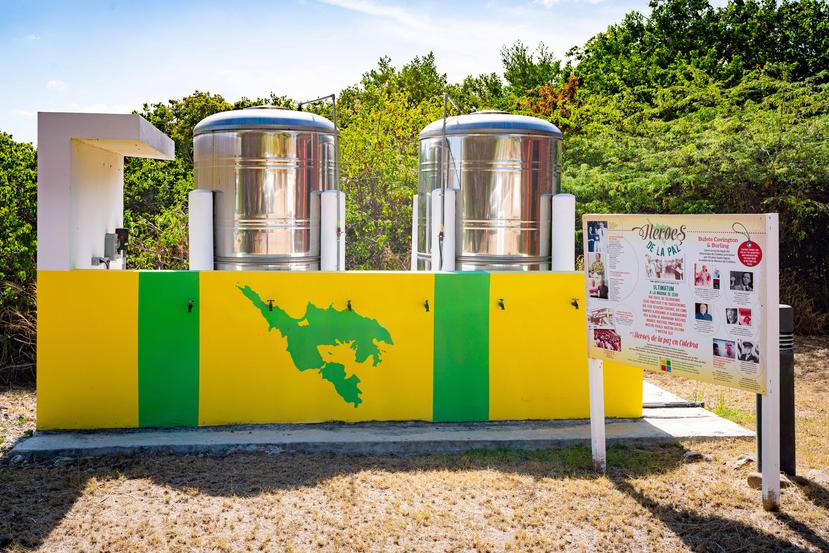 Cisternas de agua potable que es gratuita para la comunidad; La Fundación de Culebra, Inc. es una organización sin fines de lucro que trabaja para promover y preservar la historia, cultura y ambiente de Culebra desde el 1994. Su misión tiene una base educativa y social.