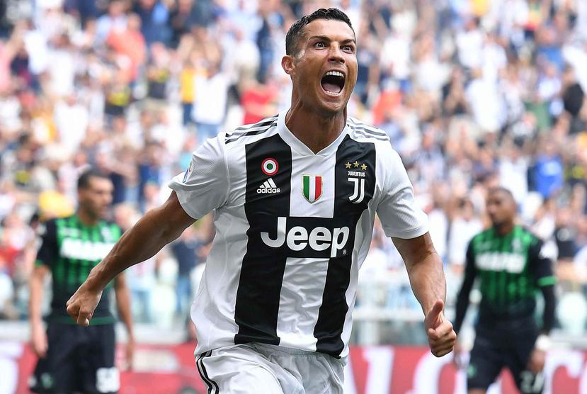Cristiano Ronaldo celebra su primer gol en la temporada de la Serie A de Italia. (AP)