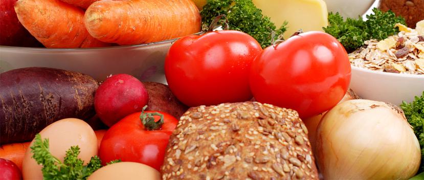 La alimentación controlada en carbohidratos, proteínas y grasas nos puede ayudar a mantener un peso corporal saludable. (Shutterstock)