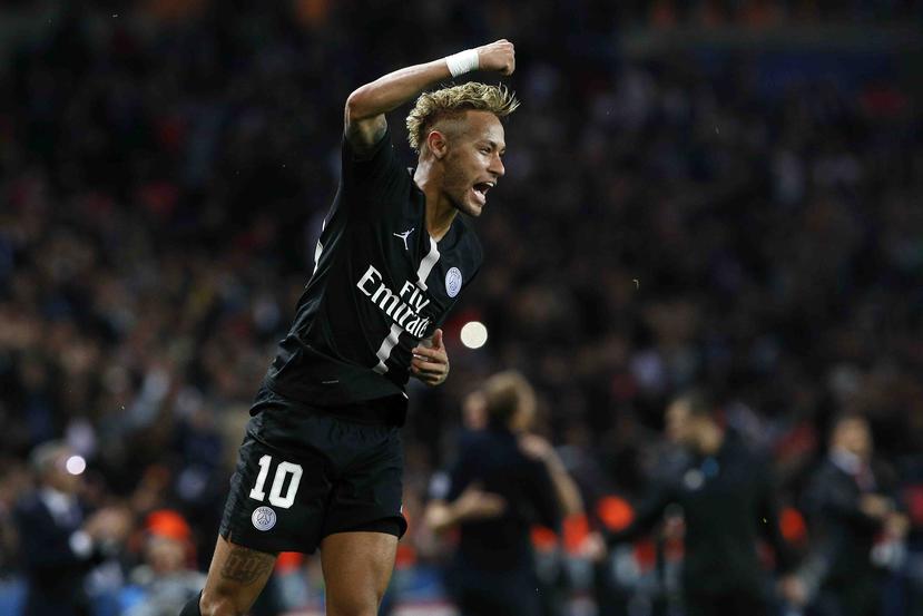 Neymar celebra su tercer gol del partido. (AP)