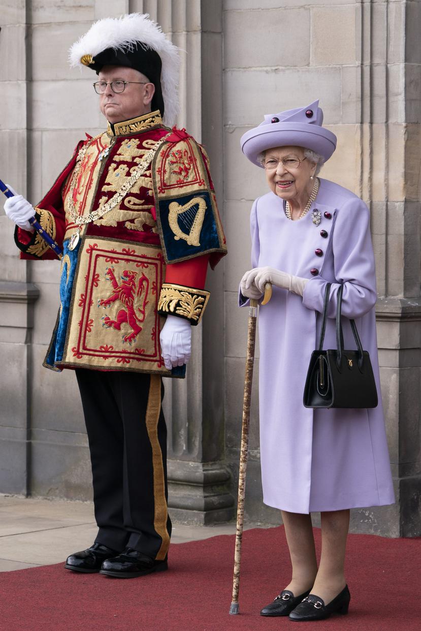 La monarca británica retoma su agenda con una visita a Escocia.