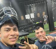 JC Correa, a la izquierda, junto al receptor de los Yankees y ganador del Guante de Oro esta temporada, José Treviño, durante una sesión de entrenamiento.