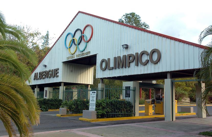 Imagen de la entrada del Albergue Olímpico en Salinas.